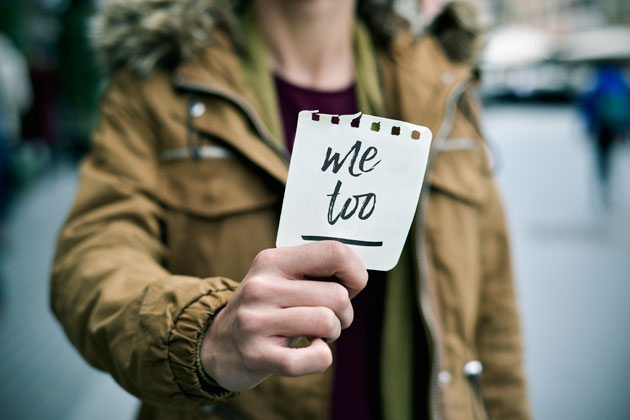 Mittels "me too" bekennen sich seit einiger Zeit die Opfer sexueller Belästigung und Gewalt. © iStock.com/nito